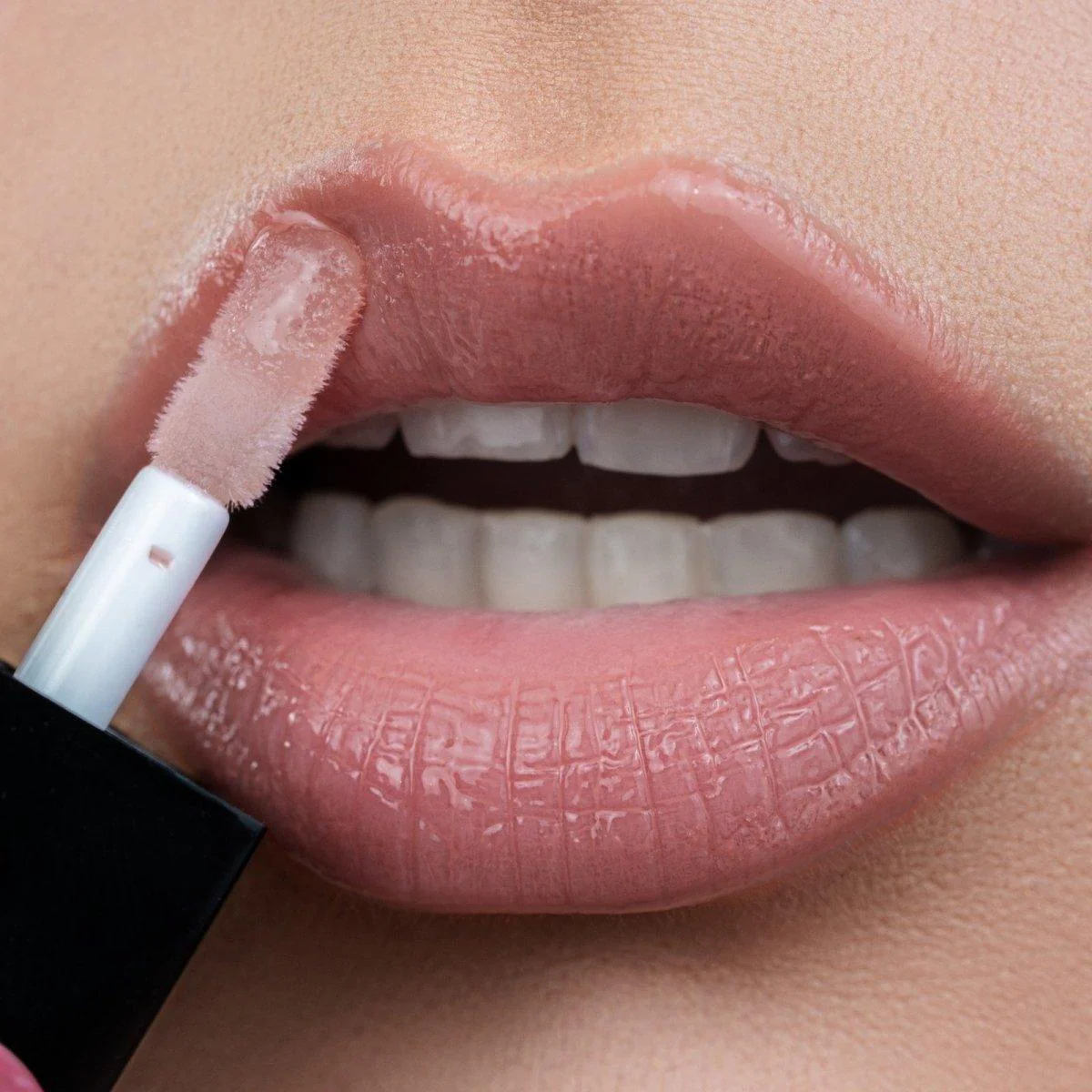 RENEE See Me Shine Lip Gloss, 2.5 ml - Image 12